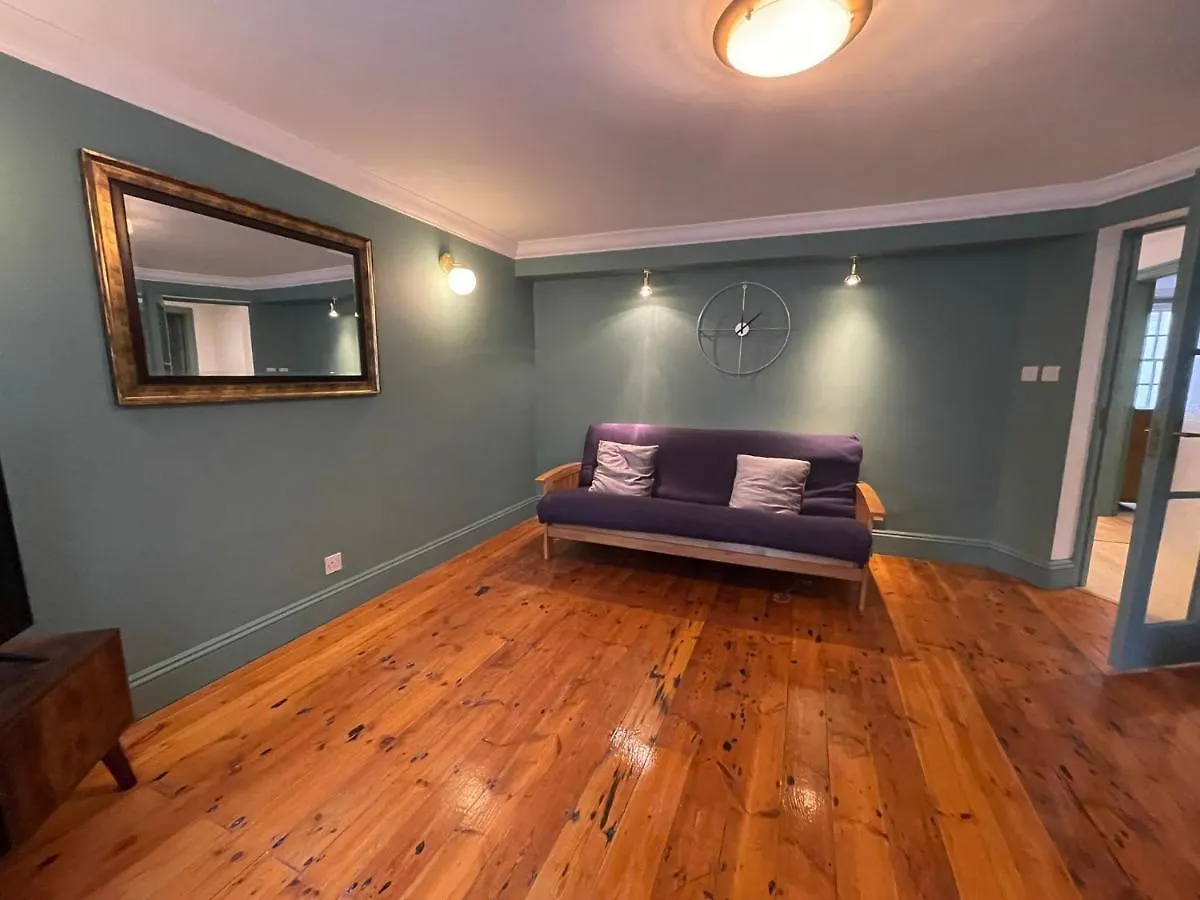 Brighton Seafront Tropical Two Bedroom Flat 영국
